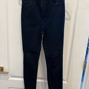 Women's Black High-Waisted Jeans